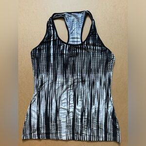 Saucony - racer back tank - athletic running wear
